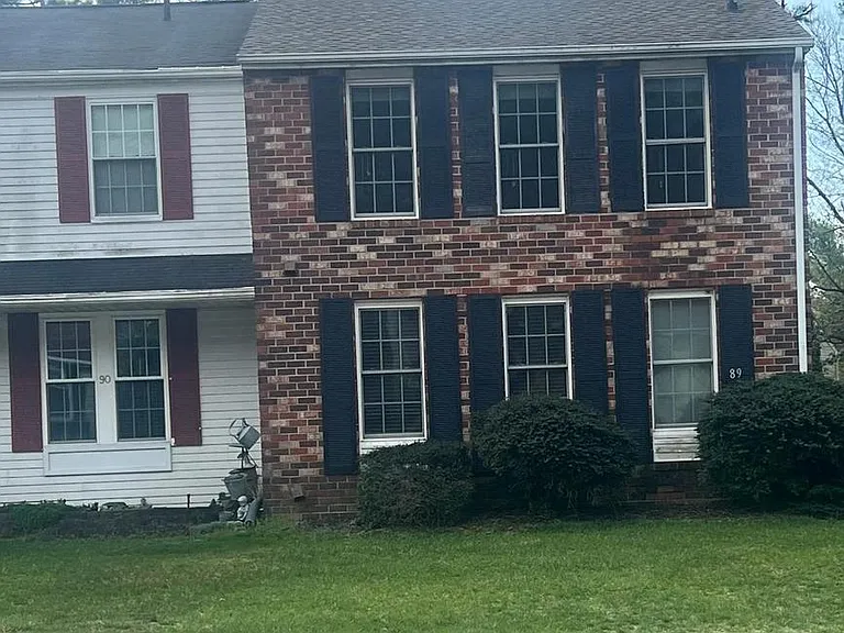 89 Dorchester Cir — Photo 2