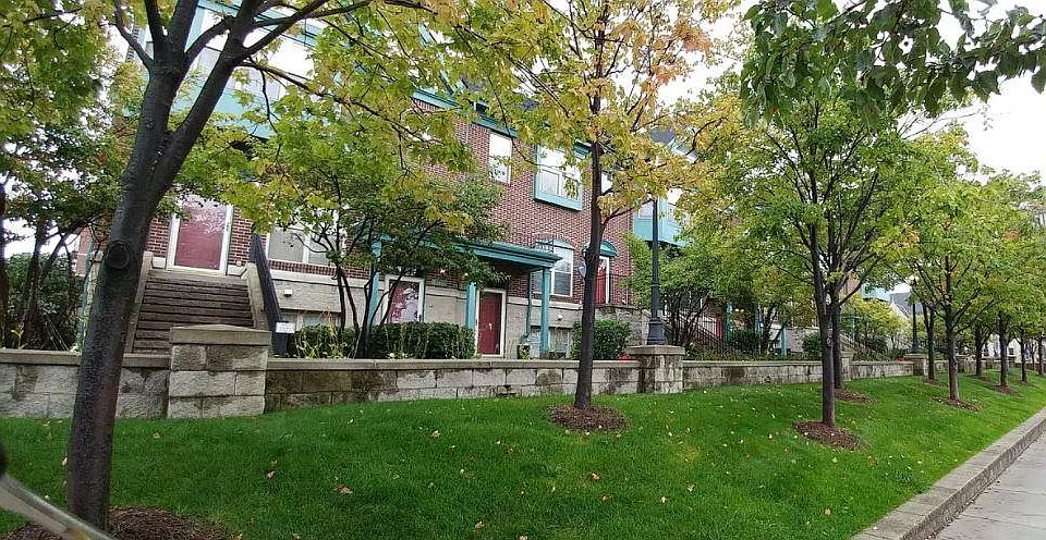 1st image of 2520 Woodward Ave #21/2