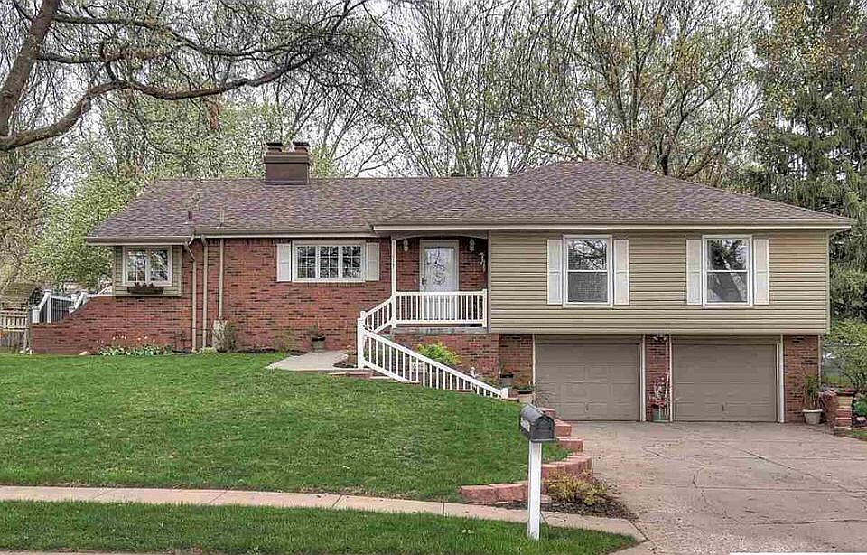 1st image of 3617 S 119th St
