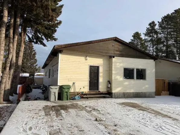 7106 S Glen Ave, Edson, AB T7E 1M9