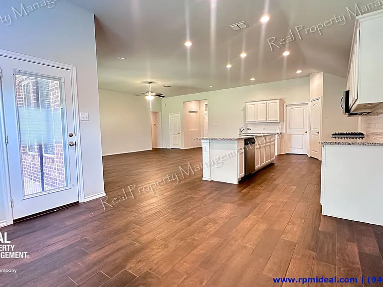 3977 Winding Hollow Dr — Photo 6