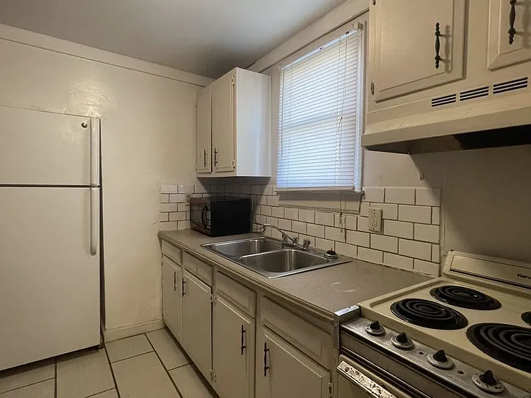 895 Mulberry St #E — Photo 3
