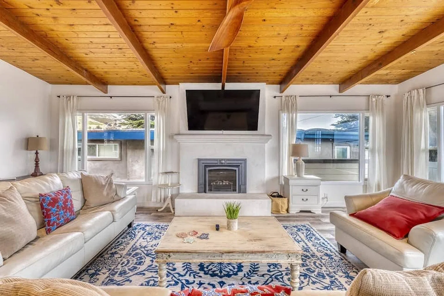 4 bed, 2.0 bath, $14,670 — Photo 1