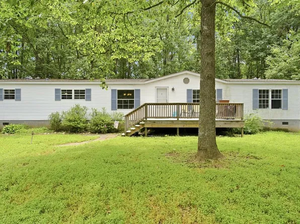 66 Brecks Ln, Farmville, VA 23901