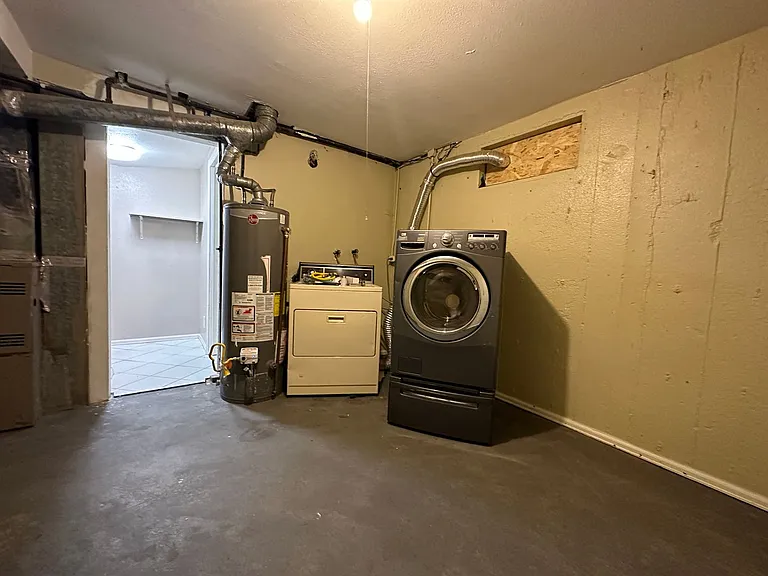 150 S Hooker St — Photo 24