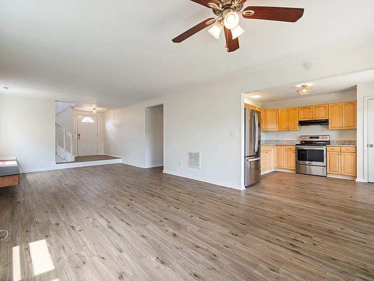 5316 Glenville Cir — Photo 13