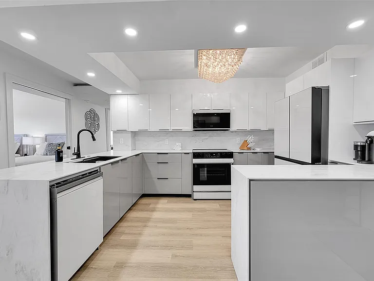 405 N Ocean Blvd #306 — Photo 11