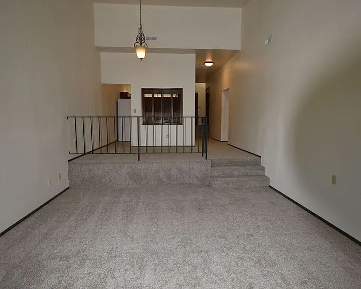 518 Fairway Dr — Photo 11