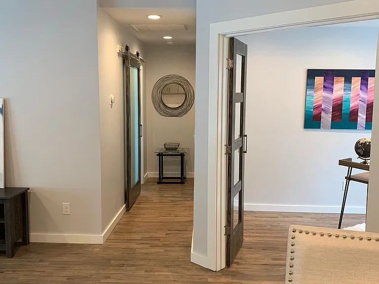 HALLWAY TO MASTER SUITE
