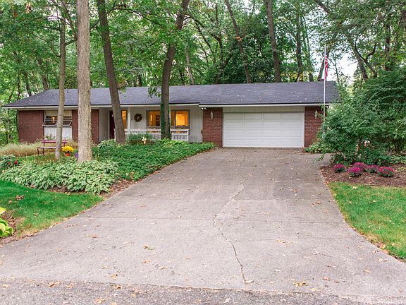 2nd image of 3309 Bentwood Dr SE