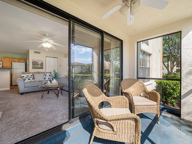 3301 Crystal Ct #D — Photo 30