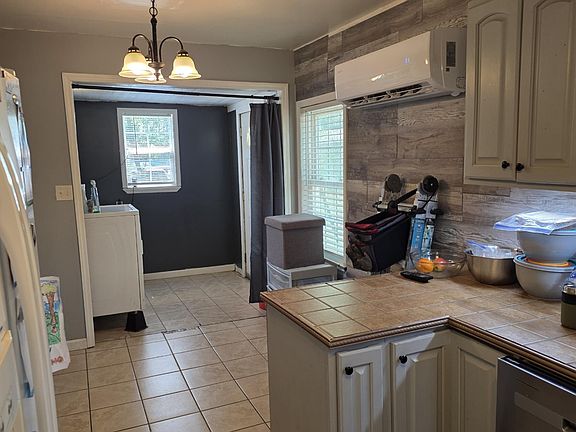 5th image of 1245 Eagle Park NE