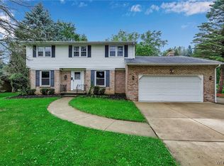 46 Lakeside Ct, West Seneca, NY 14224