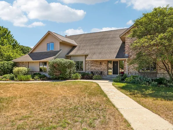 803 Knollwood COURT, Waukesha, WI 53188