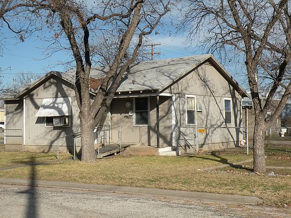 2nd image of 206 N College St
