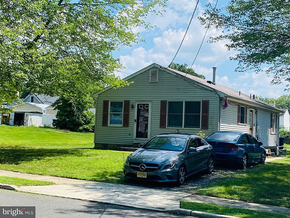 2nd image of 522 1st Ave