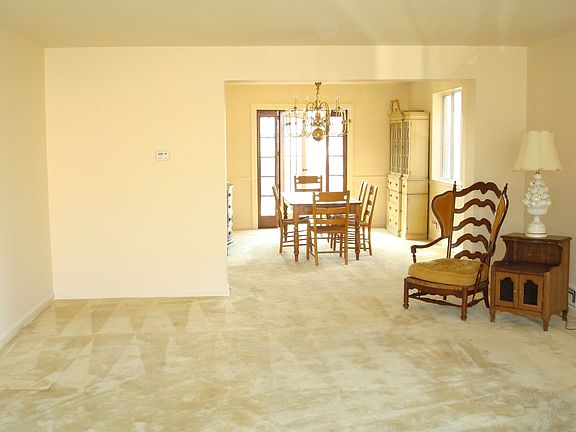 Living Room 15'2" X 20'5"