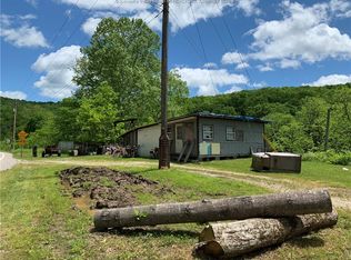 3186 State Route 34 S, Hurricane, WV 25526