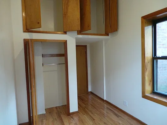 Rented by Perry Associates NYC Inc | media 16