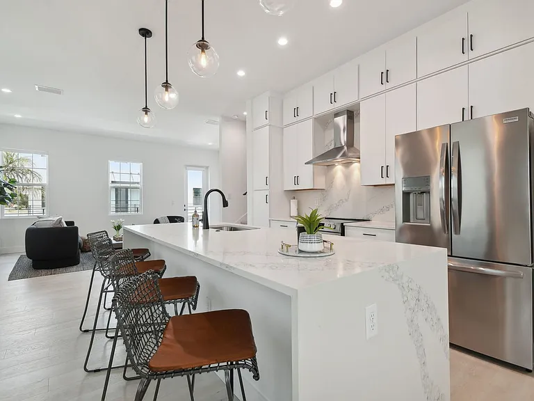 2726 5th Ave S — Photo 7