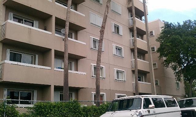 1st image of 600 NW 32nd Pl APT 105
