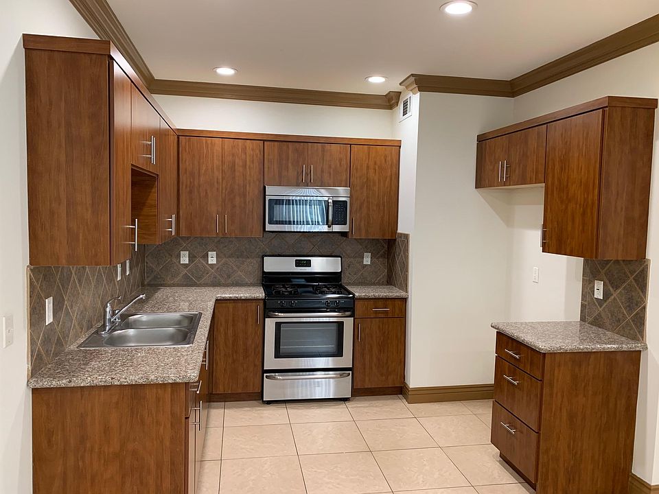 1st image of 7203 Rubio Ave #213