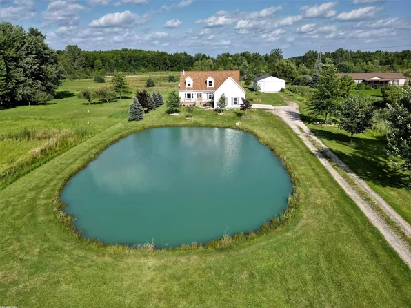 6405 Starville Rd, Cottrellville, MI 48039