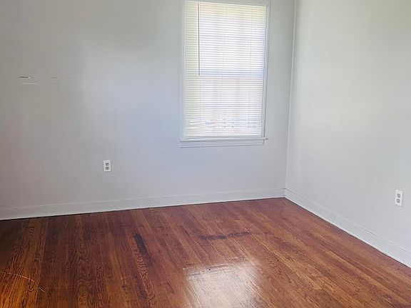 5th image of 327 Harmony Rd