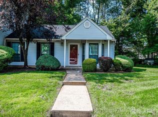 706 Maplecrest Rd, Edison, NJ 08820