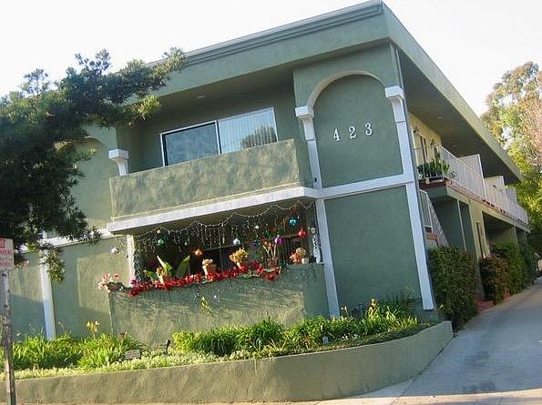 1st image of 423 Pier Ave
