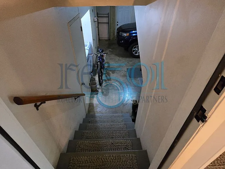 504 Mellon St — Photo 40
