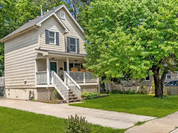 132 2nd St, West Des Moines, IA 50265