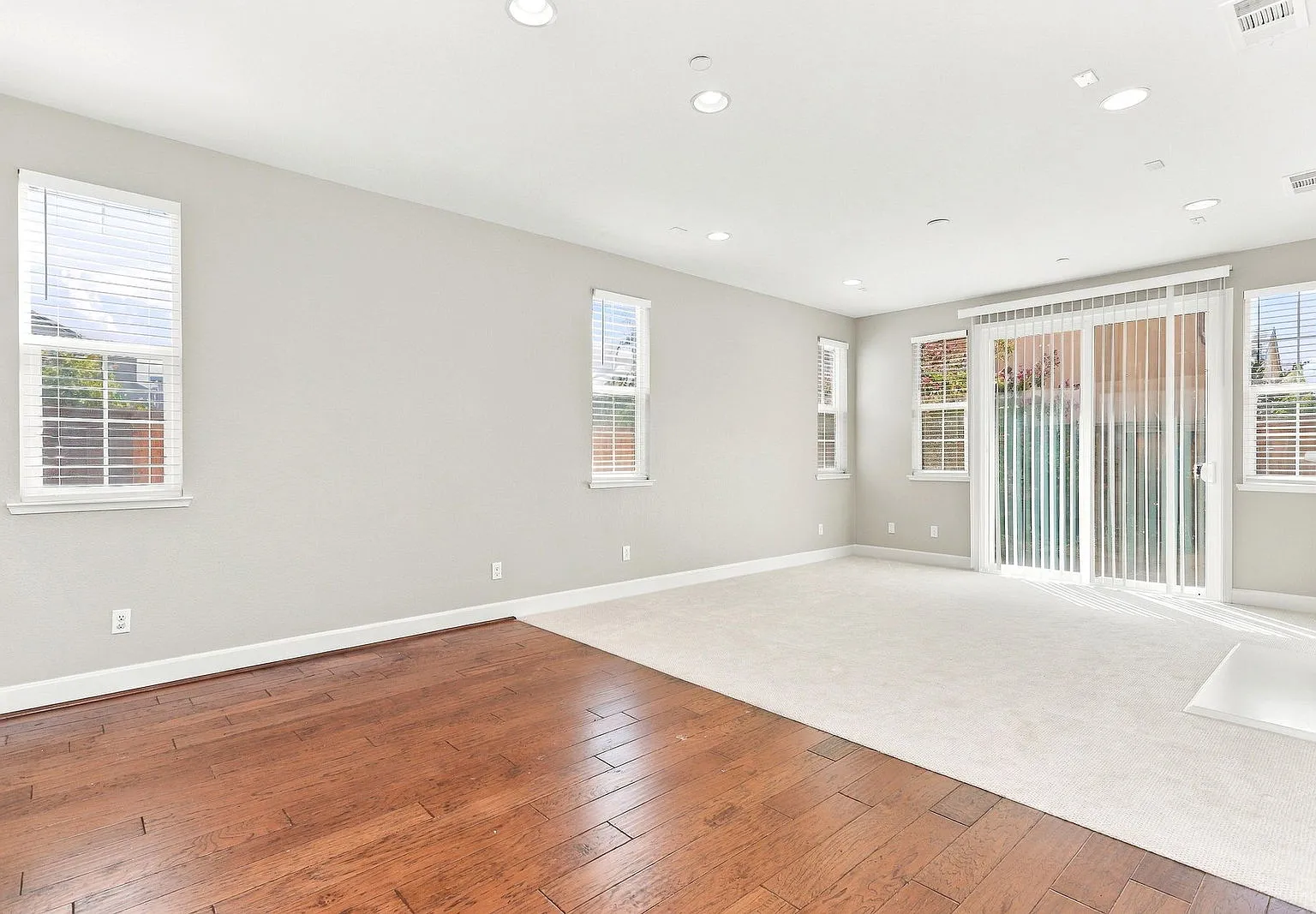 4 bed, 3.0 bath, 2079 sqft, $2,895 — Photo 4