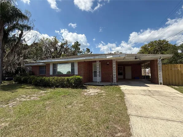 313 N Lake St, Crescent City, FL 32112