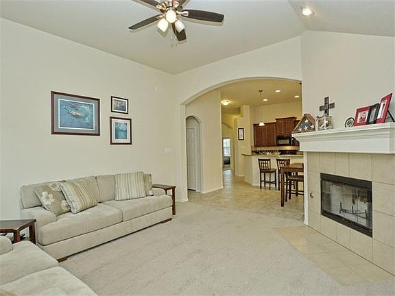 5th image of 501 Cerezo Dr