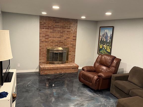2nd image of 2097 Kingston St