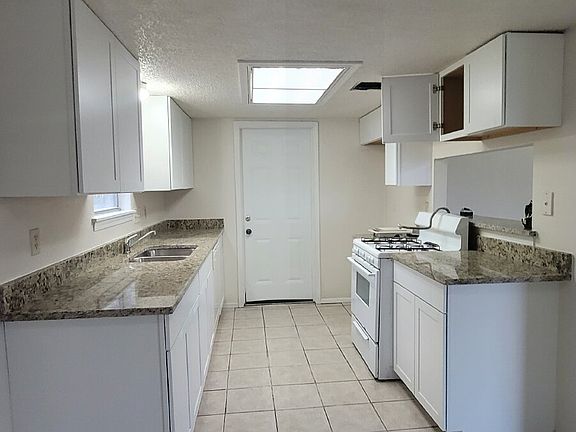 4th image of 18214 Almonte Ln