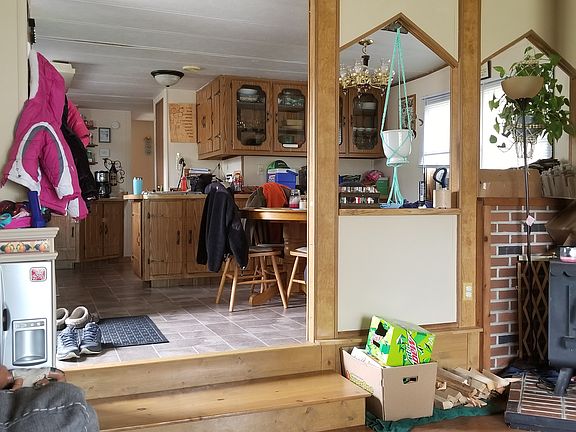 Step to dining room/kitchen