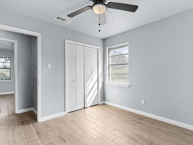 1405 Hillside St — Photo 10
