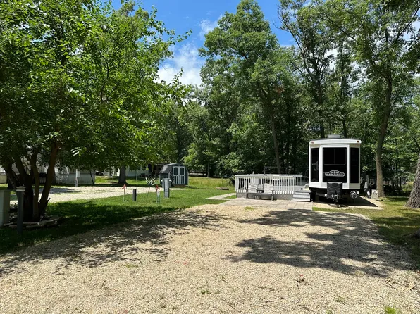 3-46/47 Woodhaven Lakes, Sublette, IL 61367