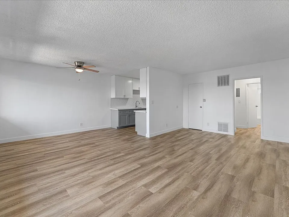 3905 S Stevely Ave #18