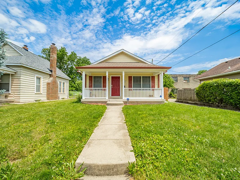 1015 N Gale St — Photo 2