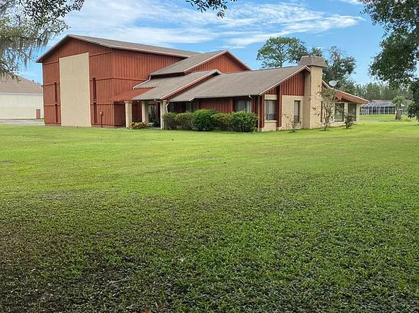 12140 Pilot Country Dr, Spring Hill, FL 34610