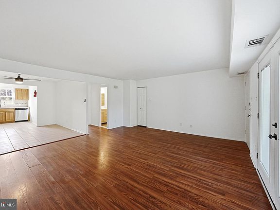 4th image of 1294 Cooper St #E9