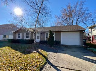 721 Suffolk Pl, Streamwood, IL 60107