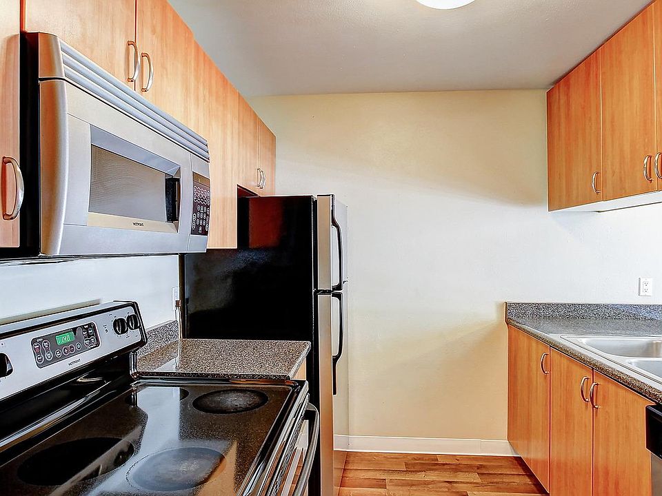 1st image of 13649 NE 12th St #E204