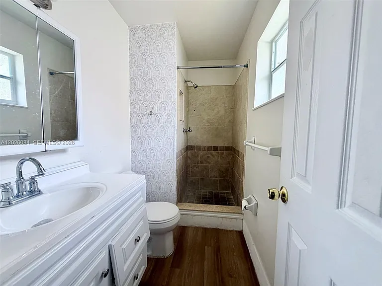 5180 SW 27th Ter — Photo 9