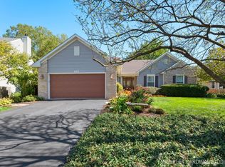 2526 Meadow Green Ct, Aurora, IL 60506