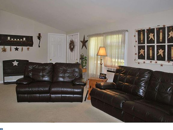3rd image of 1029 Mifflin St