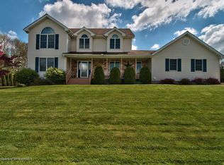 302 Autumn Dr, Moscow, PA 18444